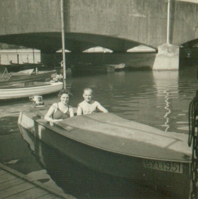 motorboot mama und papa.jpg